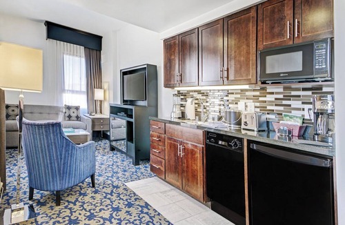 Lower Nob Hill Condo | Wyndham Canterbury | Two 1BR/1BA Suites