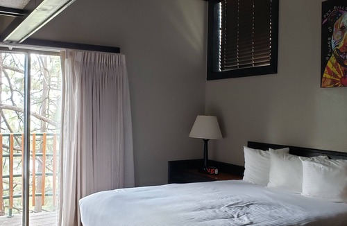 Tahoe Village Resort | Xmas discount: New Yr. @ Ridge Sierra resort @ Hvenly. Great amenities. Dogs ok.