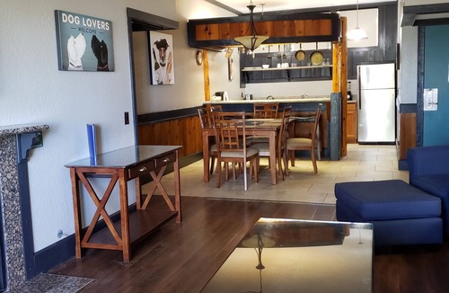 Tahoe Village Resort | Xmas Special: New Yr. @ Ridge Sierra resort @ Hvenly. Great amenities. Dogs ok.