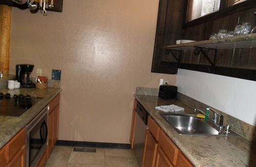 Tahoe Village Resort | Xmas Special: New Yr. @ Ridge Sierra resort @ Hvenly. Great amenities. Dogs ok.