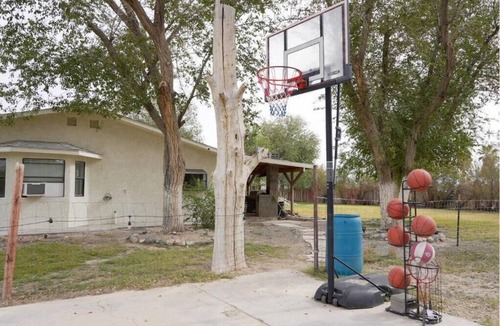 Crystal House | YEEEHAW! Cowboy Lodge near Death Valley - fun & games for all ages