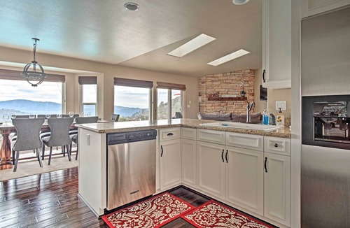 Oakhurst House | Yosemite and Bass Lake Home w/Pool and View