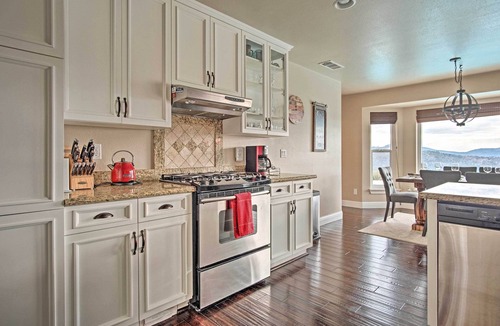 Oakhurst House | Yosemite and Bass Lake Home w/Pool and View
