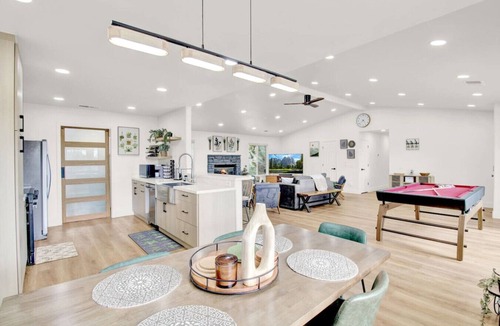 Oakhurst House | Yosemite/Bass Lake Villa+HotTub EVcharger