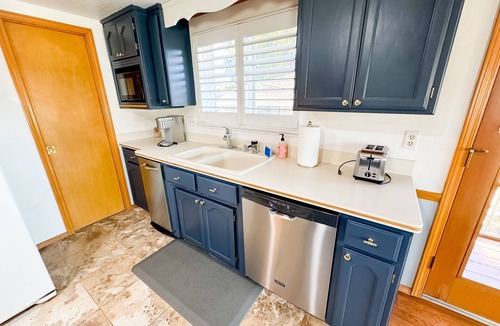 Groveland House | Yosemite Chalet, Golf Course Views, Game Room, Walk to Lake, Sleeps 12