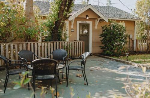 Mariposa House | Yosemite Cottage Retreat- Half Block to Downtown