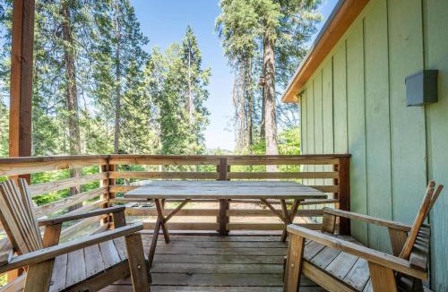 Yosemite West House | Yosemite Cub's Cabin