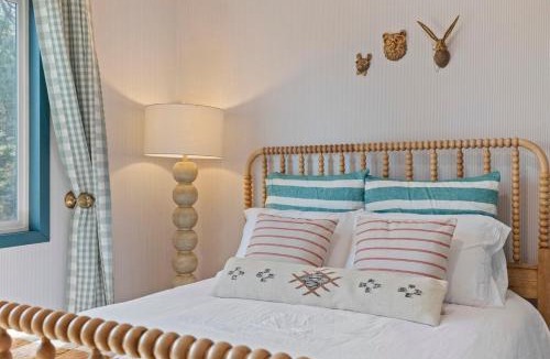 Groveland House | Yosemite family getaway w lake, golf, horses, pool