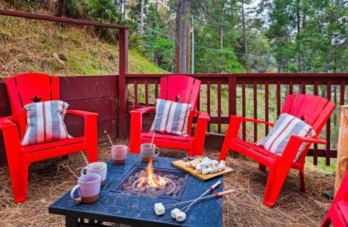 Groveland House | Yosemite family getaway w lake, golf, horses, pool
