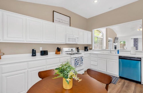 Merced House | Yosemite Gateway Home Near UC Merced Sleeps 6