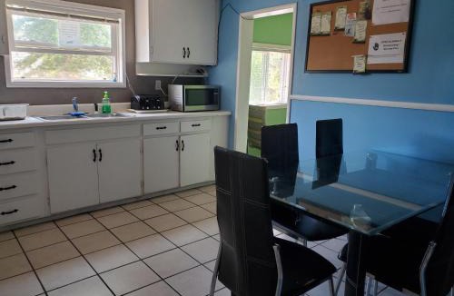 Groveland House | Yosemite International Hostel