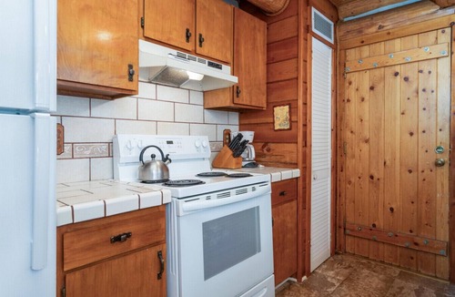 Yosemite National Park Cabin | Yosemite Log Cabin - Rustic Charm - Sleeps 8