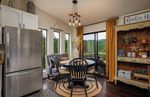 Groveland House | Yosemite/PineMountain Lake 4-bedroom house with AC in charming Groveland