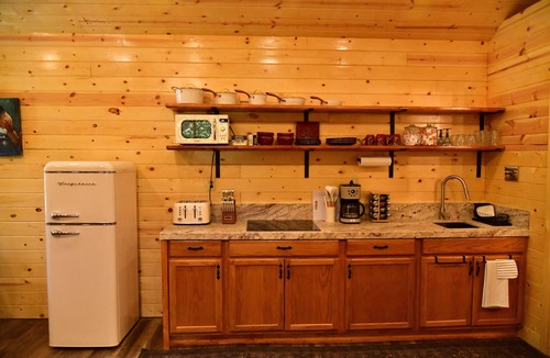 Prather House | Yosemite Ranch Cabin | Animal Experiences & Pond