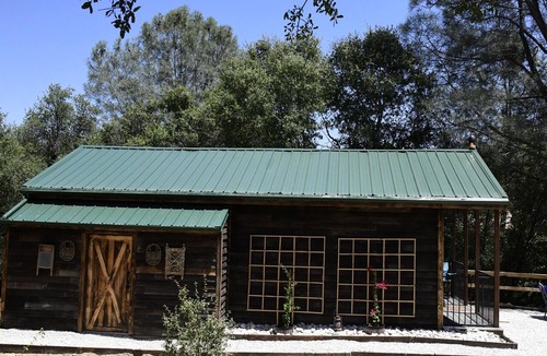 Prather House | Yosemite Ranch Cabin | Animal Experiences & Pond