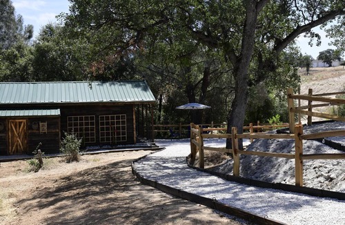 Prather House | Yosemite Ranch Cabin | Animal Experiences & Pond