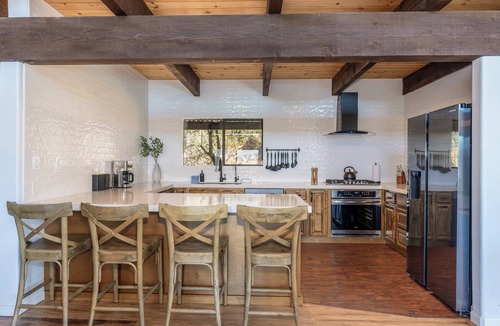 Oakhurst House | Yosemite Sunrise House with hot tub/views/game room!