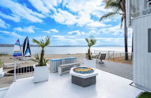 Lake Elsinore House | Your Own Resort On A Private Beach - Sail, Relax & Stay on the Water