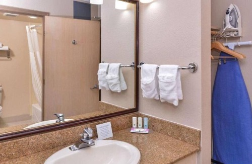 South San Francisco House | Your SF Getaway Starts Here! Free Breakfast, Free Parking, Near Union Square