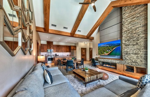 Lakeside Park Condo | Zalanta 328