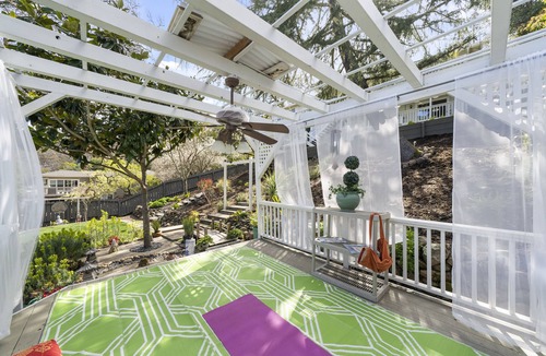 Stanley House | Zen Garden Getaway w/ Mountain View