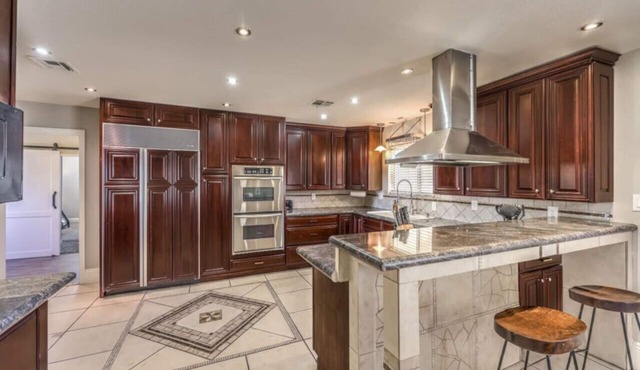 Ψ Desert Sun Las Vegas | Half Acre Private Retreat
