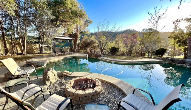 1/2 Acre Yosemite Country Club Style Home! Pool / Hot tub / Sauna / Huge deck!