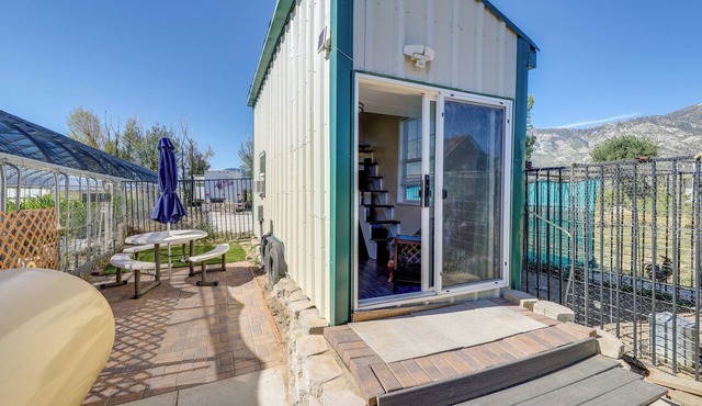11 Mi to Heavenly Resort: Pet-Friendly Tiny Home