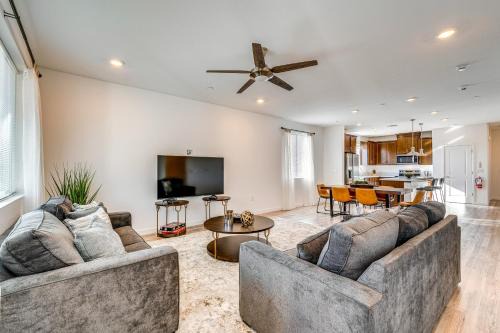 15 Mi to Dtwn Sacramento: Newly Built Home!