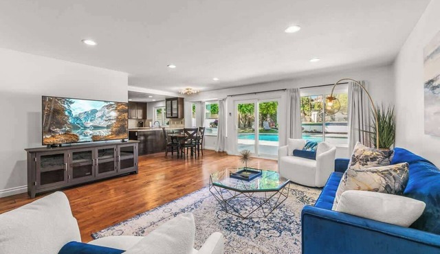 167-Modern Home Private Tennis ct-Pool-Spa in Chatsworth