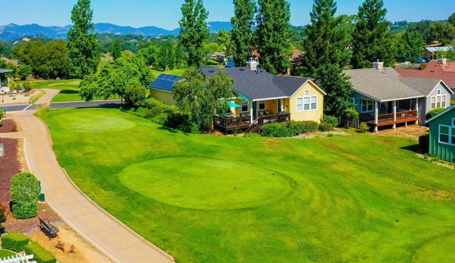 19th Hole - Angel's Camp