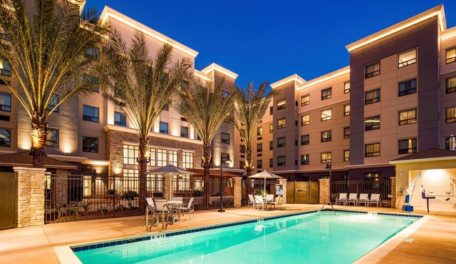 1BR King Suite | Kitchen & Free Breakfast OC