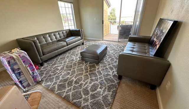 2 bed 2 bath condo. Ideal for business traveler