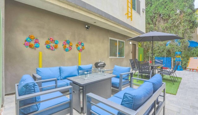 2 Homes in 1: Sleeps 29. Family Fun. By Universal