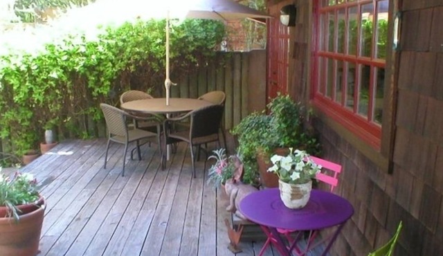 2 Houses, Main House 3 Bedrooms, Carriage House 2 Bedrooms