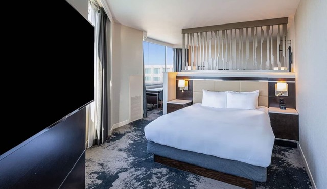 2 Junior King Suite at Grand Bay San Francisco Hotel, Onsite Pool & Pets Allowed
