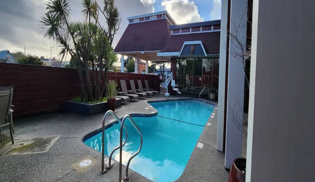 2 Units | Bright & Inviting Two Room Suite Ideal for a Relaxing Stay in Eureka in Eureka