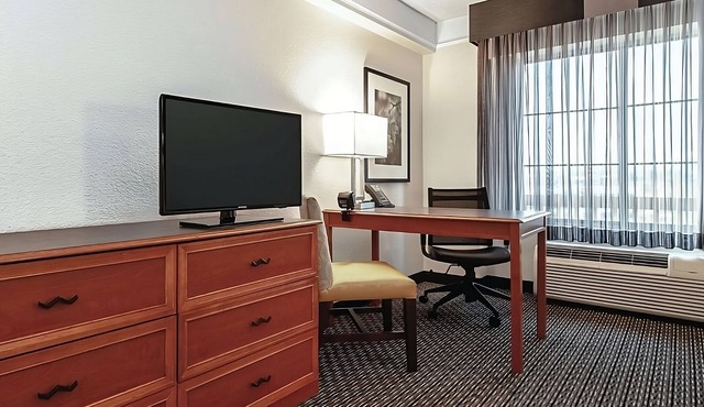 2 x 2 Double Beds Room at La Quinta Inn & Suites by Wyndham Ontario Airport