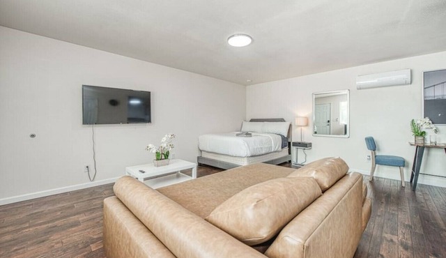 2730 W Bullard Back Studio · Totally New Awesome ★ North Fresno Back Studio