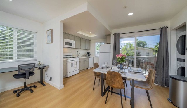 2BD/2BA Apartment near DT Alhambra