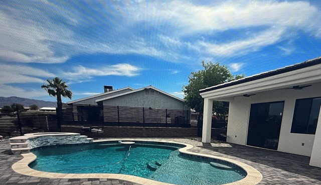 2years new modern bungalow Lake and pool views in Lake Havasu City pet friendly