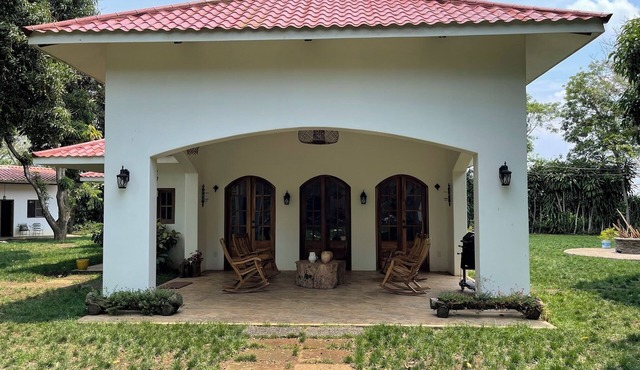 3-Bedroom Diriamba Farmhouse w/Free WiFi, Near Masaya Volcano National Park in Diriamba