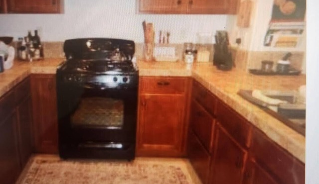 3-bedroom townhome in charming South Reno with WiFi, AC. & Close to walking path