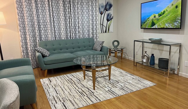 3. Gorgeous 2-bedroom, 2 bath, City Center