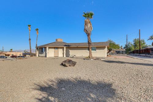 3 Mi to Lake Havasu: Family Home w/Game Room