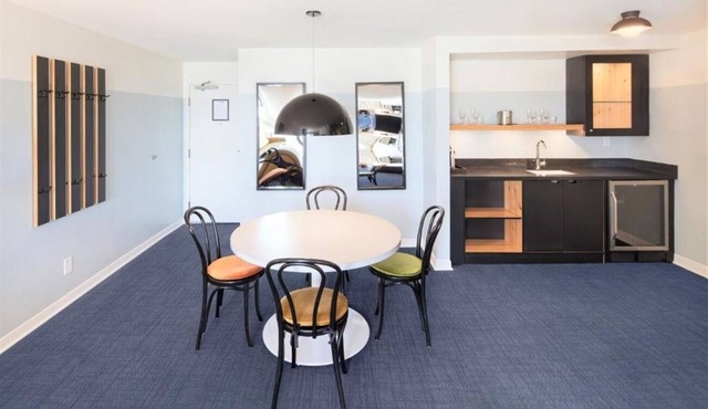 3 Romantic Ocean-View Escape in the Heart of Venice | King Suite with Breakfast