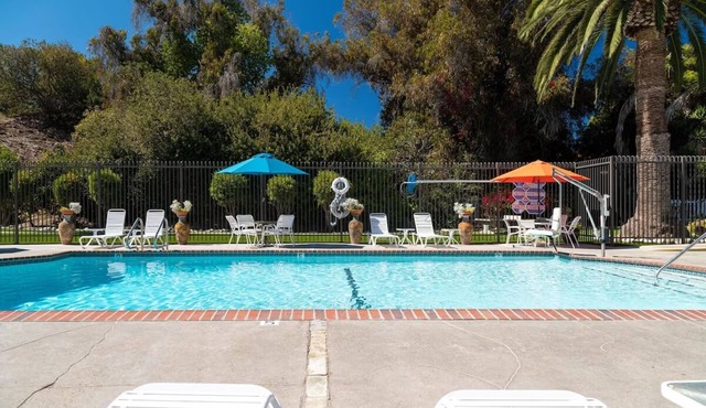 3 Studios Units | Kitchen | Pool | Balcony | San Clemente Beach Access