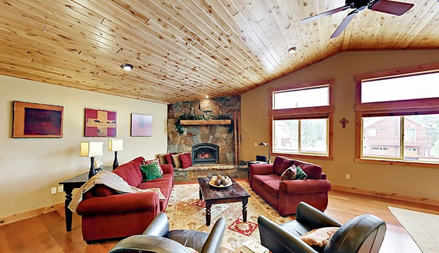 300’ to Tahoe Donner Ski Area! Tahoe Donner Delight - Perfect for Families