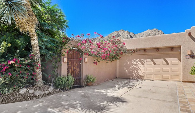 305LQ Private Salt water Pool & Spa Home in La Quinta Cove. Over 1700 SqFt