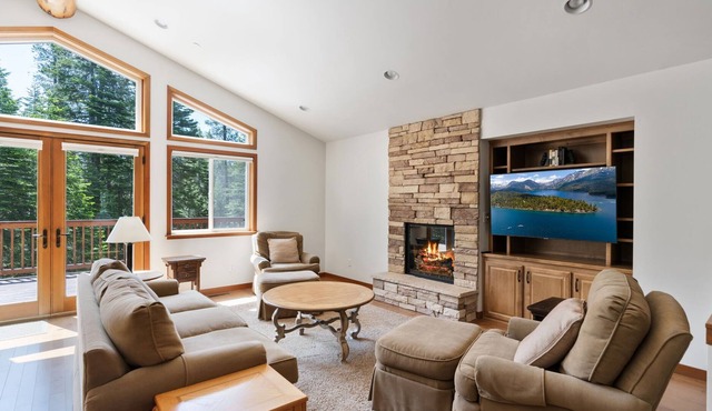 3BR Cabin 4 Min to Slopes and Beach